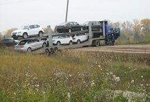 В Котельниче груженый автовоз попал в кювет