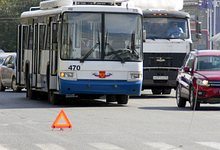 Троллейбусный коллапс: вновь обрыв линий - вновь пробка на дороге