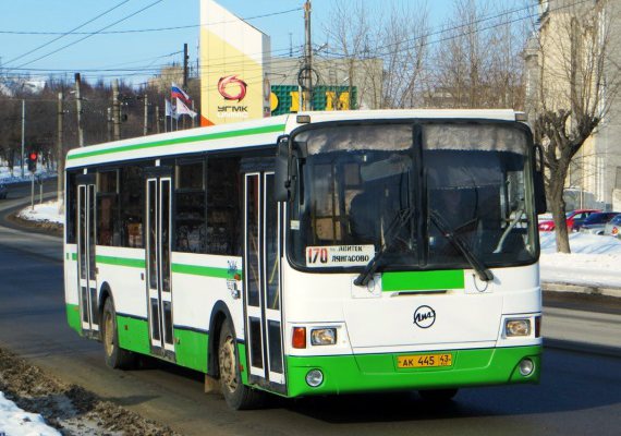 Белых обещал рассмотреть жалобу об отмене автобусов в Лянгасово