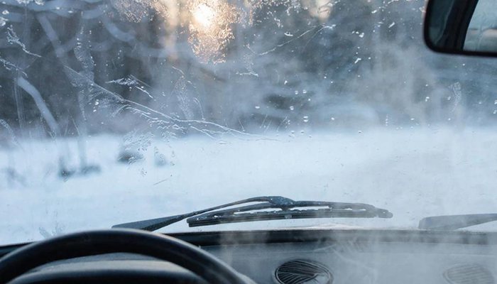 Как победить запотевшие стекла в авто зимой: всего один фокус и вы ездите с кайфом всю зиму