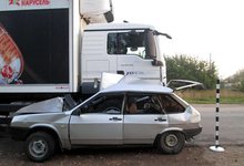 В Пижанке водитель девятки врезался в грузовик «Карусель»