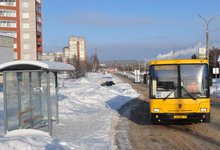 В результате ДТП грузовик въехал в остановочный комплекс в Нововятском районе