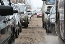 Из-за снегопада Киров стоит в пробках 