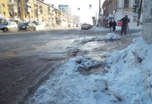 Утечка на сетях. Улица Ленина облачилась в ледяной панцирь