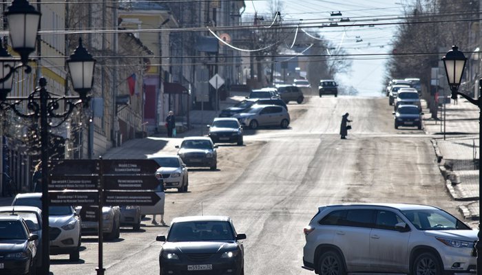 Путин поручил повысить безопасность дорог
