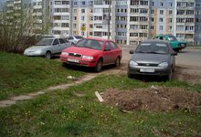 «Парковка на газонах»: борьба продолжится до первого снега