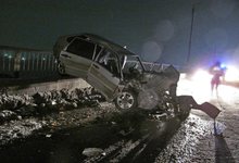 ДТП. От удара с КАМАЗом «четырнадцатую» выбросило на ограждения моста