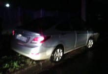 ВАЗ-2131 и «Солярис» устроили ДТП со столбами