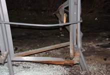 В Оричевском районе водитель Мицубиси снес остановку