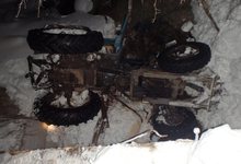 Под Чепецком трактор упал с моста через реку