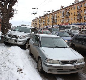 Водителей Кирова устраивают пробки, узкие улицы и отсутствие парковки?