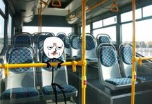 В результате резкого торможения автобусов пострадали 2 пассажира 