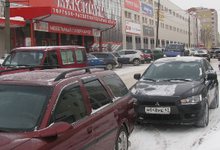 Большие торговые центры с маленькими парковками: виноваты узкие улицы?