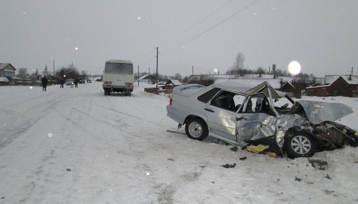 В Пижанском районе ВАЗ врезался в «пазик»: четверо пострадавших