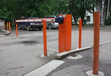 Мешает шлагбаум или цепочки во дворе? Собирайте совет жильцов дома