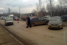 ДТП. На Октябрьском проспекте столкнулось три авто