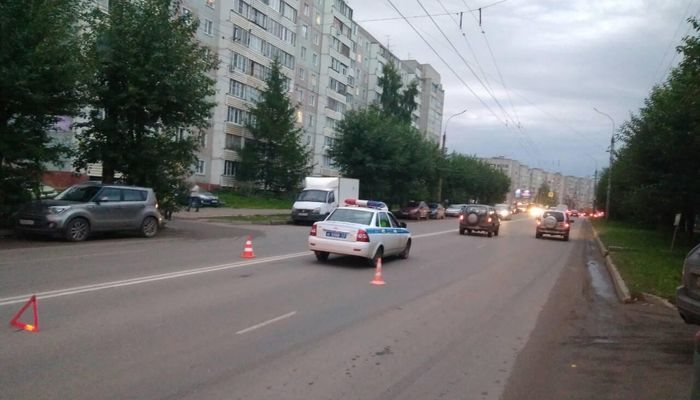 В Кирове пешеход попал под колеса «Шнивы»: пешеходу потребовалась госпитализация