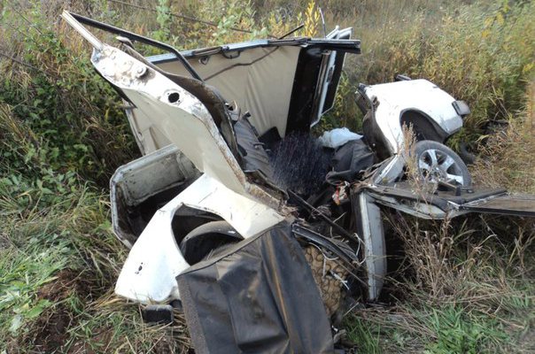 Под Стрижами перевернулся ВАЗ: пассажир погиб, водитель в больнице