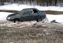 На трассе «Вятка» опрокинулась «Приора»