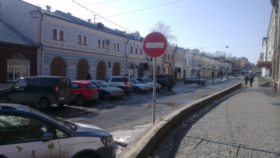 ГИБДД не могут штрафовать за парковку на улице Спасской