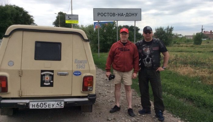На бронированной «Ниве» от кировских байкеров ездит лидер самообороны Славянска