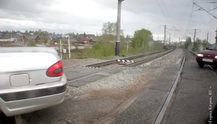 Железнодорожный переезд в Нововятском районе будет временно перекрыт