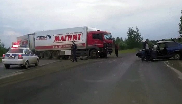 Фура сети «Магнит» попала в ДТП на объездной дороге у Нововятска