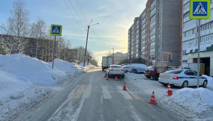 В Кирове за шесть часов четыре человека оказались под колесами авто