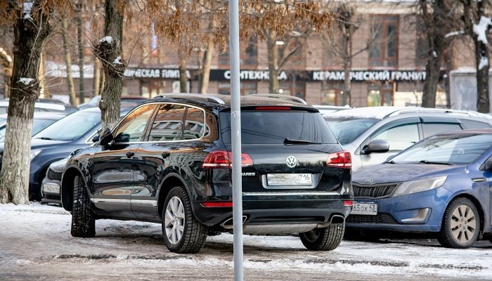 Porsche Macan и «Лада десятка»: на каких автомобилях ездят кировские чиновники в 2020 году