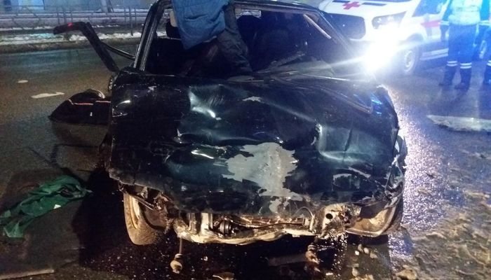 В Кирове пьяный 17-летний юноша на «Ладе» спровоцировал аварию с четырьмя пострадавшими