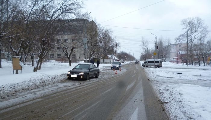 В Кирове женщина попала под колёса иномарки: потребовалась госпитализация