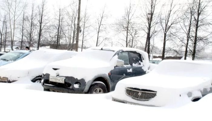 Автомобилист, будь осторожен: снегопад вновь накроет Киров
