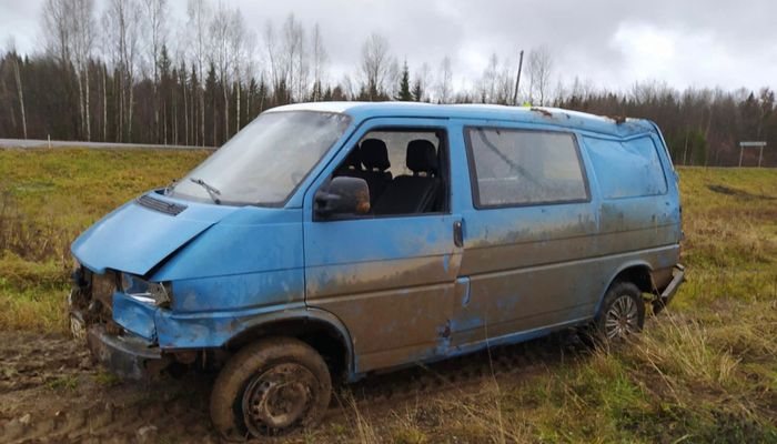 В Афанасьевском районе в аварии погибла 16-летняя девочка: она была за рулем минивэна