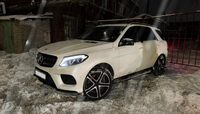 В Кирове 10-летний мальчик оказался под колесами Mercedes