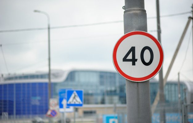 На 7 перекрестках в Кирове ограничили скоростной режим до 40 км/ч