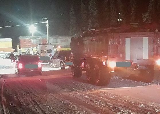 В Подосиновском районе водитель «ВАЗа» погиб в столкновении с товарным поездом