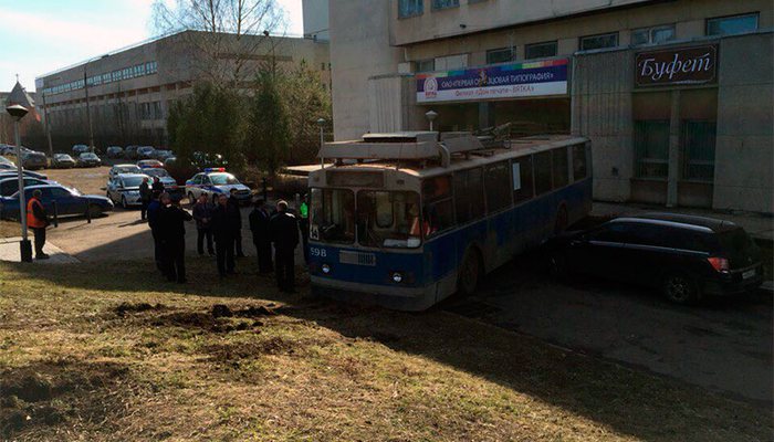 ДТП с троллейбусом в Кирове: пострадавших нет