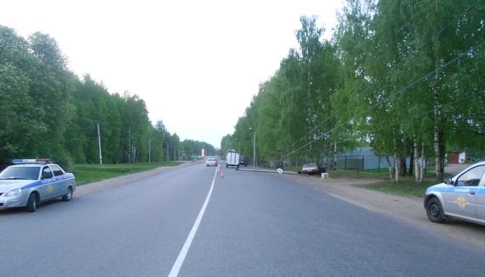В Нововятске мужчина на «девяноста девятой» влетел в столб: водитель погиб
