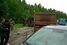 ДТП на трассе «Киров-Советск»: перевернутый грузовик и легковушка «всмятку»