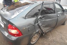 На Карла Маркса водитель «Приоры» сбил женщину, после чего врезался в столб