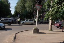 В Кирове мужчина выехал на перекресток на красный и сбил пешехода