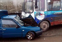 ДТП на Щорса: автобус вытолкнула легковушка