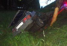 В Яранском районе пьяный водитель разбил машину о дерево