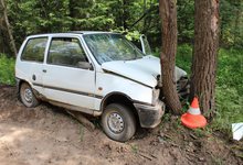 Пенсионер на «Оке» врезался в дерево