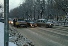 Небольшое ДТП блокировало движение по Октябрьскому проспекту
