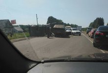 В Лузе ИЖ перевернул мусоровоз
