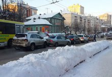 На улице Ленина в Кирове столкнулись 5 машин