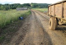 Мужчина погиб, упав с прицепа трактора