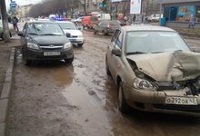 Пьяный водитель помял 4 машины