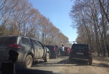 На дамбе за старым мостом столкнулись три автомобиля